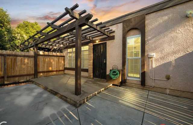 Beautiful 2 Bedroom Apartment! photos photos