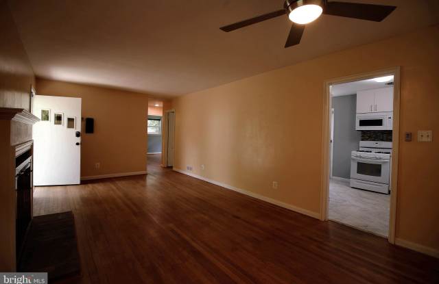 126 FALLS AVENUE Gallery 4