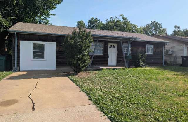 Cozy 4 Bed/1 Bath Near Britton District photos photos