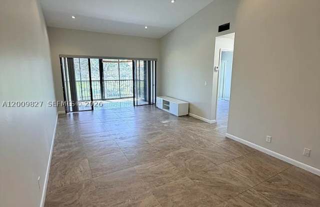 2067 SW 15th St photos photos