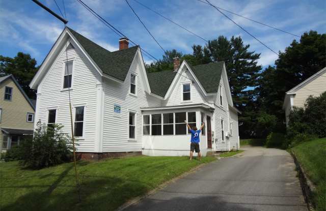 63 Langdon St - 63 Langdon Street, Plymouth, NH 03264