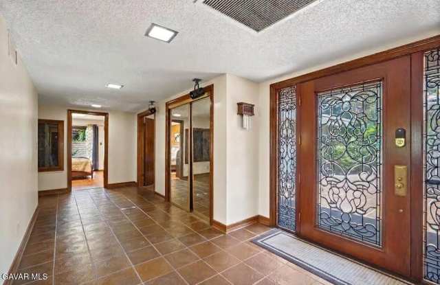 10307 Donna Avenue Gallery 2