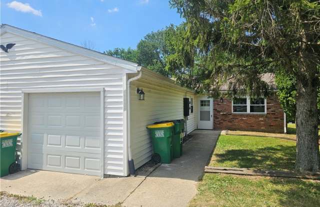 14742 Hillcrest Avenue photos photos