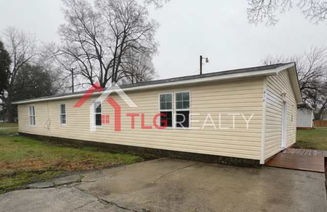 414 N. Railroad ES St. photos photos