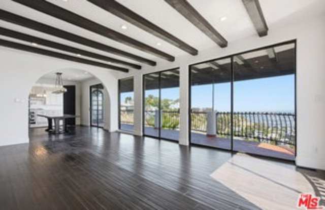 8908 Appian Way Gallery 4