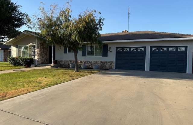 Beautiful spacious 3 bed 2 bath home for rent in Dinuba Gallery 3