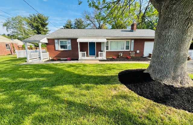 3 Bedroom, 1 Bath Rancher Available for Rent! photos photos