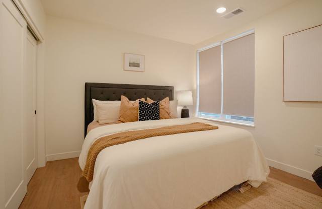 476 Taylor Apartments Gallery 3