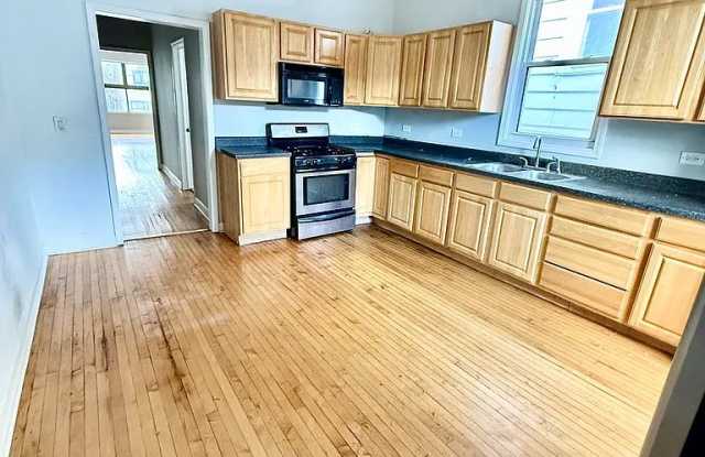 2110 N Western Ave photos photos