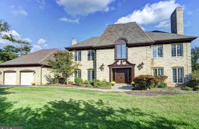 Luxurious living in Potomac! Main House and Guest House included! photos photos