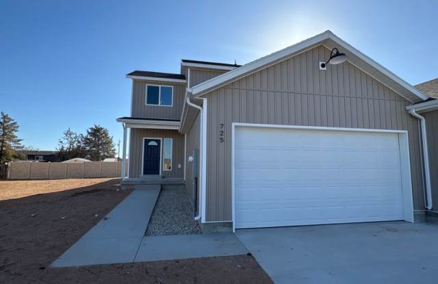 725 W 350 N - 725 West 350 North, Vernal, UT 84078