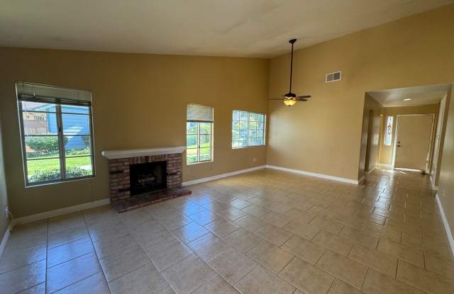 Beautiful Single Story 2Bd 2Ba Home in desirable Cape Concord Community - 2488 Turnbridge Glen, Escondido, CA 92027