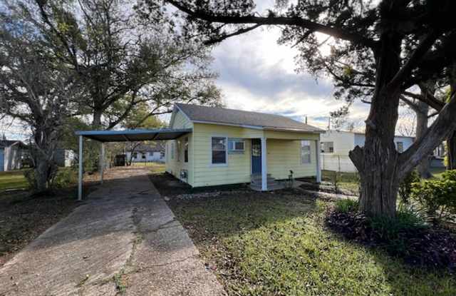 2 Bedroom 1 Bathroom Home in quiet neighborhood in Sulphur Gallery 3