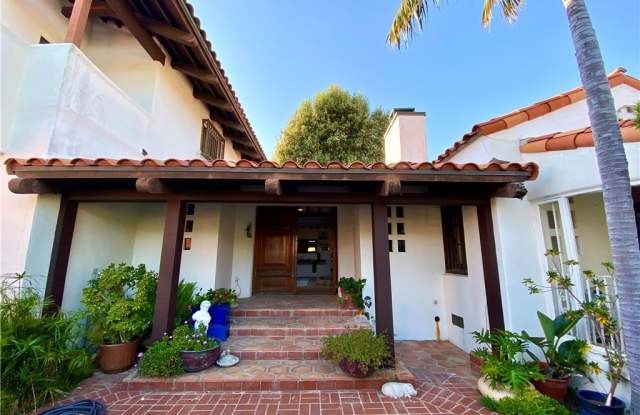 1173 Marine Drive Gallery 3