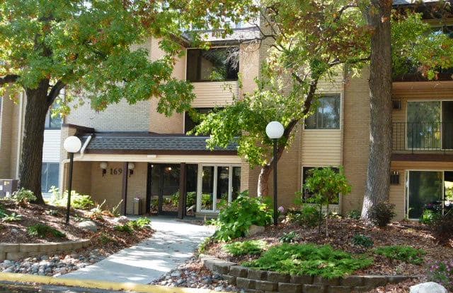 1690 West Highway 36 318 - 1690 Highway 36 W, Roseville, MN 55113
