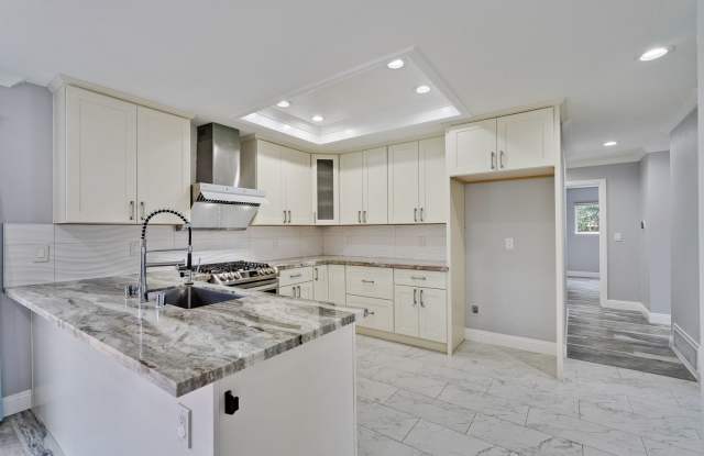 Stunning Single Family Home - 520 Woodstock Way, Santa Clara, CA 95054