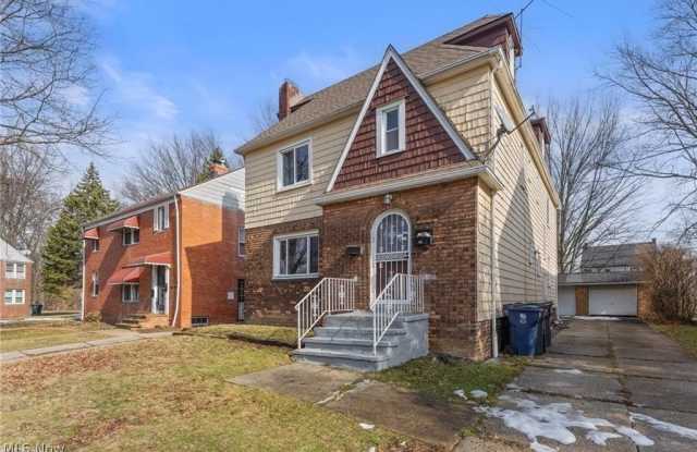 876 Eloise Drive Gallery 2