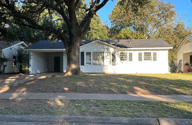 1504 Clarence Street - 1504 Clarence Street, Bossier City, LA 71111