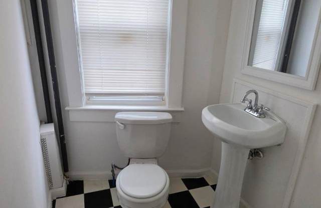 921 REVERE Avenue Gallery 4