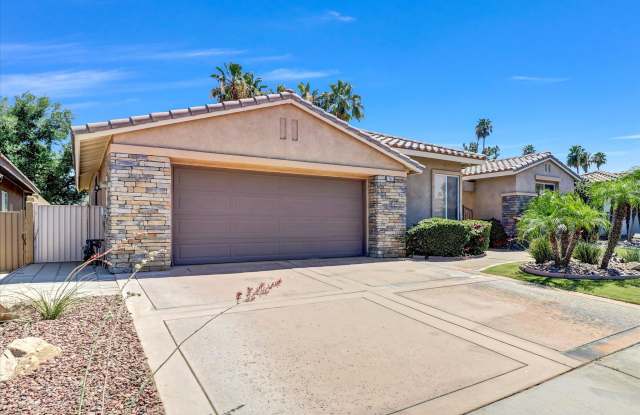 77573 Ashberry Court Gallery 2