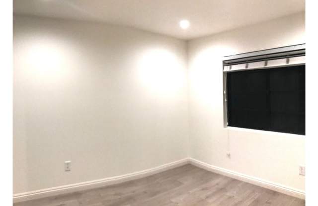 21725 Laurelrim Drive Gallery 2