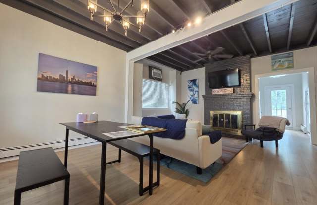 37 Beacon Boulevard Gallery 2