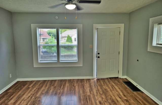 1727 N Tacoma Avenue Gallery 4