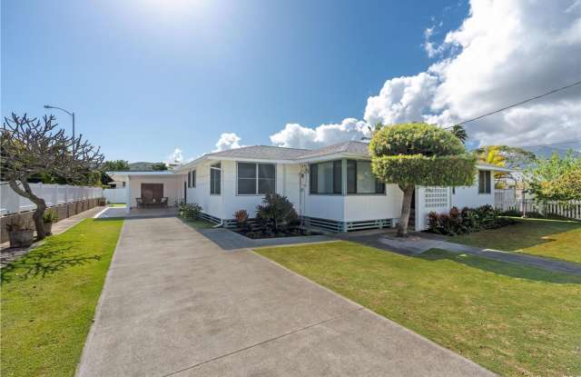 4 Bedroom, 2.5 Bath House near Kailua Beach Park! - 225 Awakea Road, Honolulu County, HI 96734