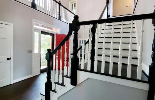 16310 Wrights Ferry Road Gallery 4