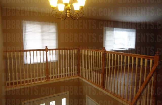 664 Glenway Drive, Gallery 3