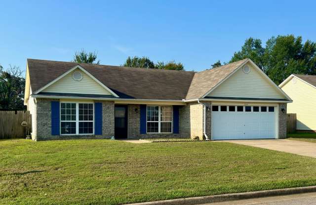 Beautiful 3 Bed/2 Bath/2-Car Garage in Greenwood - 1821 East Gate Drive, Greenwood, AR 72936 Beautiful 3 Bed/2 Bath/2-Car Garage in Greenwood - 1821 East Gate Drive, Greenwood, AR 72936