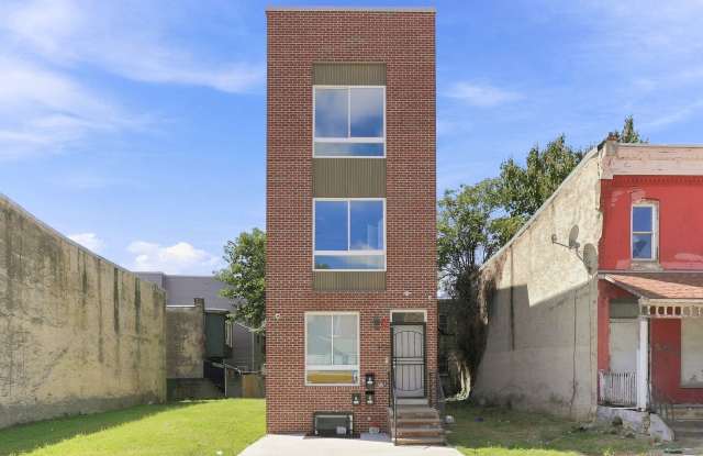 950 N 43rd Gallery 3