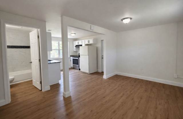 Beautifully Updated Annual Rental – Move-In Ready & Great Location! Gallery 4