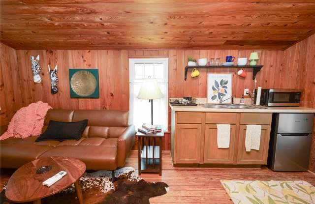 1157 E EDGEWOOD Drive Gallery 3