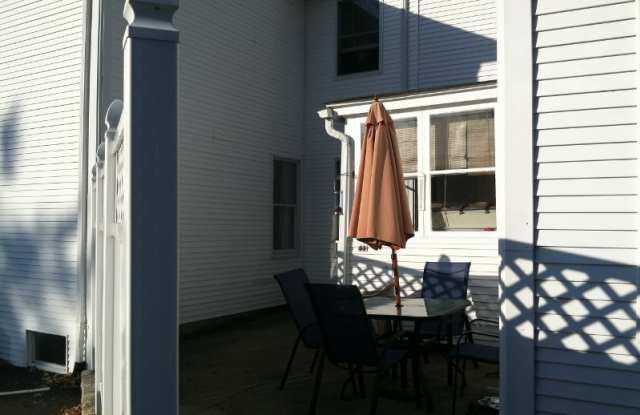 112 Main St Gallery 4