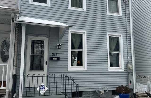 Lebanon City 3 bed- small dog allowed photos photos