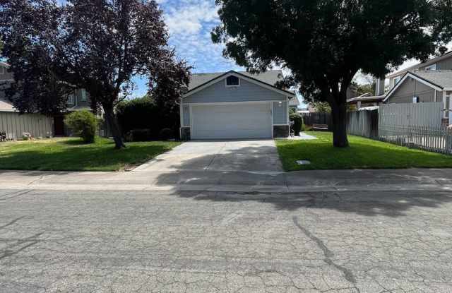 $2450 - 3 Bed/2 Bath Home in a Beautiful Neighborhood Gallery 3
