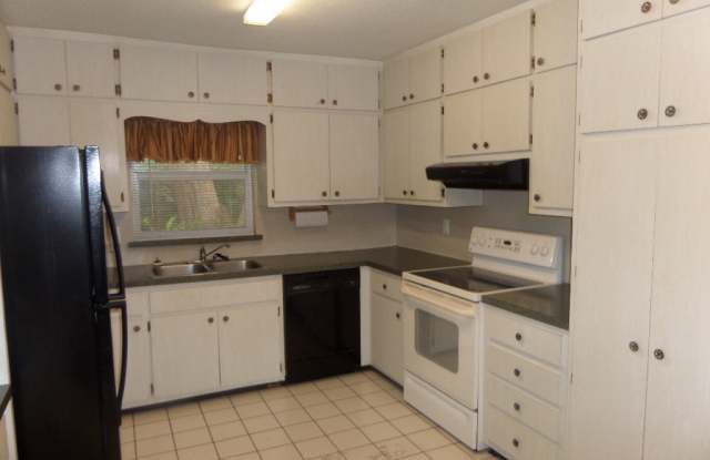 20 North Country Club Drive Gallery 3