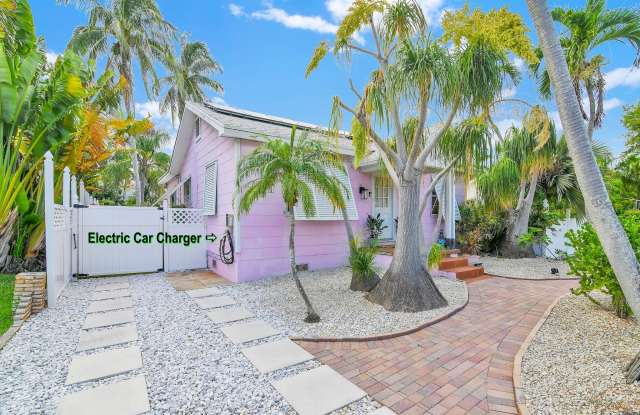 3218 Palm Drive Gallery 4