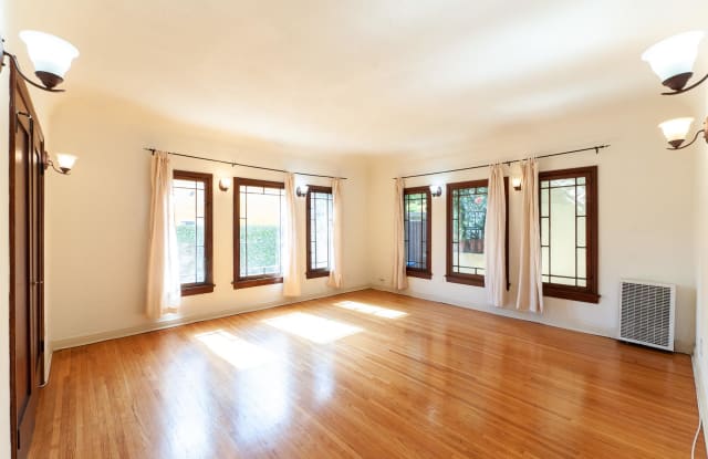 1901 N. Commonwealth Ave, Apt, 5 #5 - 1901 N Commonwealth Ave, Los Angeles, CA 90027