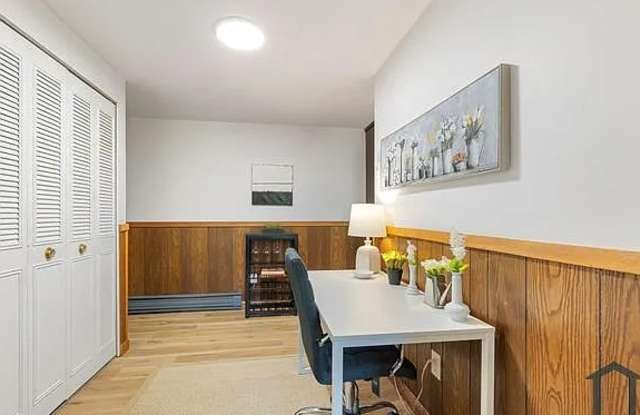 18 Strawberry Hill Rd Gallery 2