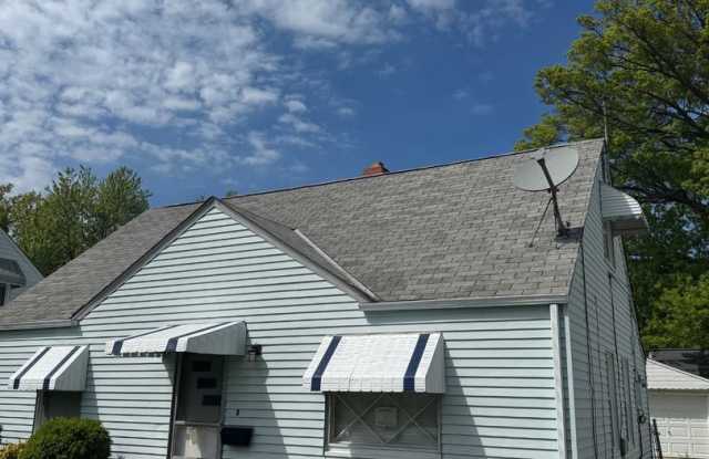 Spacious Two-Bedroom Unit in a Charming Property – Available Now! photos photos