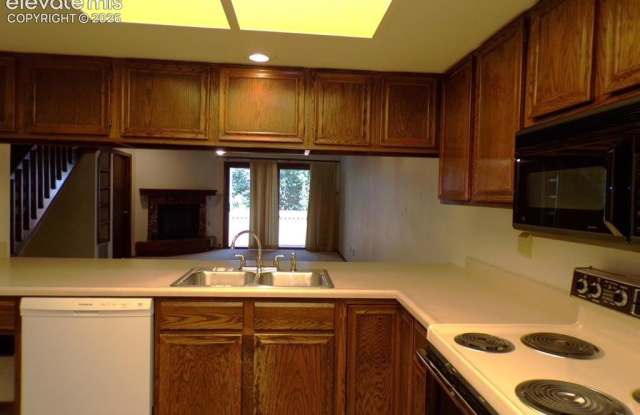 4902 Castledown Road Gallery 3