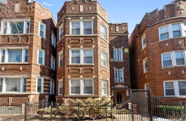 7819 S Cornell Avenue unit: 2 photos photos