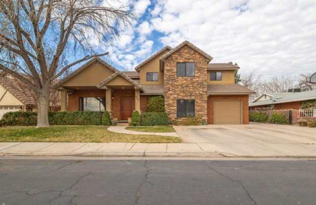Beautiful 4 Bedroom Home! photos photos