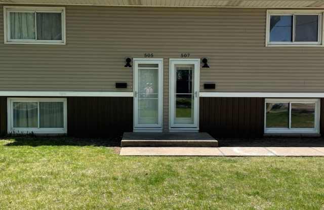 2 Bedroom, 1 Bathroom Duplex in Camanche, IA Gallery 1