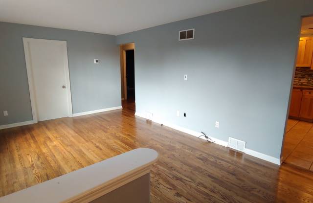 *Beautifully Updated  Spacious 4BD/2.5BA Single-Family Home for rent in Westwood area* Gallery 3