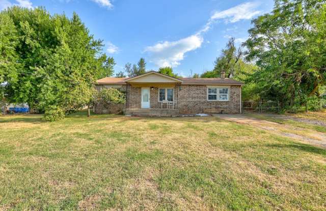 3 bed 2 bath home in MWC photos photos