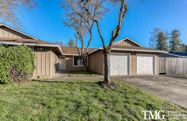 Tucked away 2 Bed 1 Bath Duplex in Hillsboro - 2033 Northeast Darby Street, Hillsboro, OR 97124