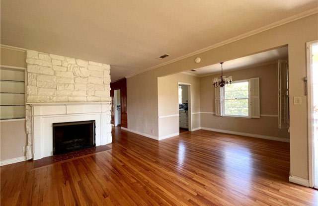 1855 Sharon Place Gallery 1